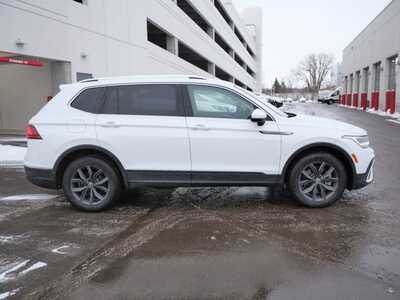 2022 Volkswagen Tiguan, $0. Photo 8