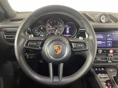 2022 Porsche Macan, $45000. Photo 12