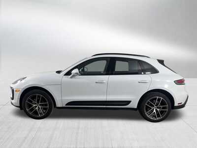 2022 Porsche Macan, $45000. Photo 4