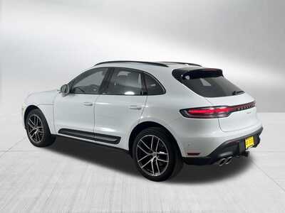 2022 Porsche Macan, $45000. Photo 5