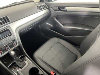 2015 Volkswagen Passat, $0. Photo 11