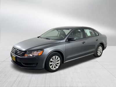 2015 Volkswagen Passat, $0. Photo 3