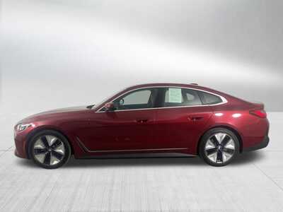 2025 BMW i4, $0. Photo 4