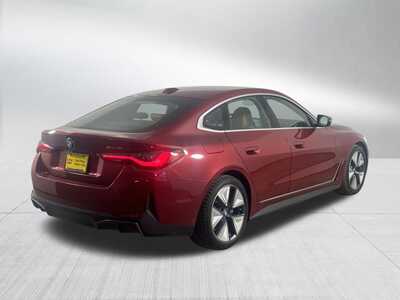 2025 BMW i4, $0. Photo 7