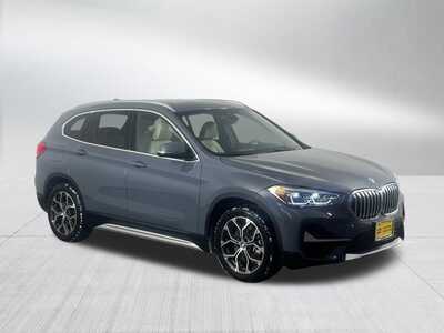 2021 BMW X1, $24498. Photo 3
