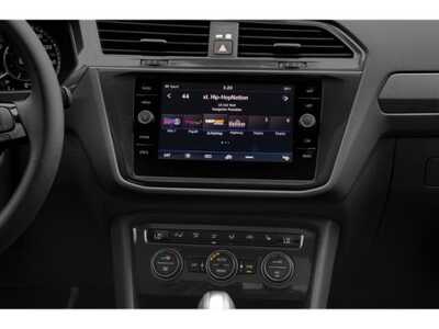 2019 Volkswagen Tiguan, $17998. Photo 10