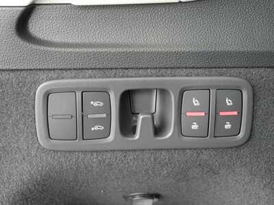 2025 Audi Q7, $77670. Photo 6