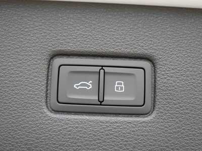 2025 Audi Q7, $77670. Photo 7