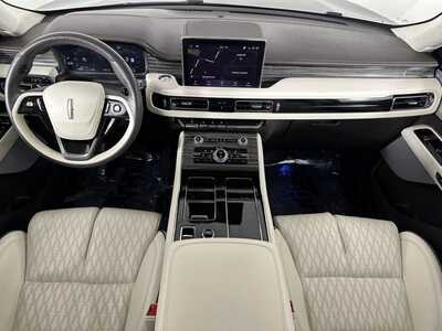 2024 Lincoln Aviator, $61998. Photo 10