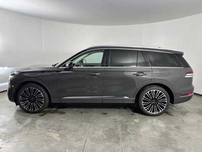2024 Lincoln Aviator, $61998. Photo 4