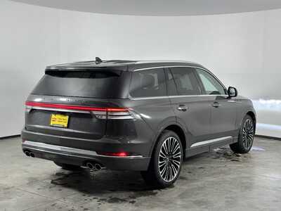 2024 Lincoln Aviator, $61998. Photo 7