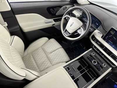 2024 Lincoln Aviator, $61998. Photo 9