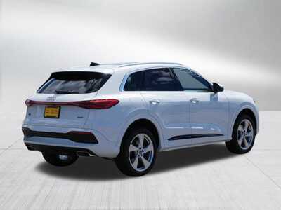 2025 Audi Q5, $61300. Photo 2