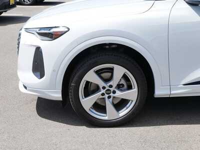 2025 Audi Q5, $61300. Photo 4