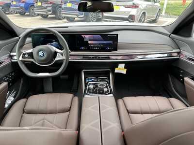 2025 BMW i7, $129125. Photo 10