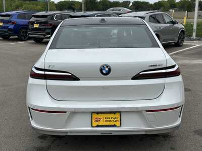 2025 BMW i7, $129125. Photo 6