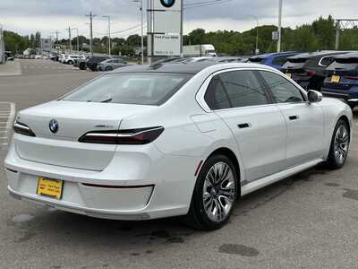 2025 BMW i7, $129125. Photo 7