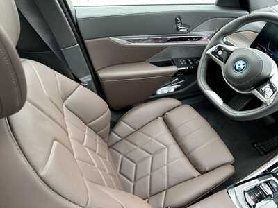 2025 BMW i7, $129125. Photo 9
