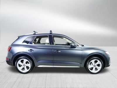 2023 Audi Q5, $35998. Photo 8