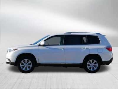 2011 Toyota Highlander, $8498. Photo 4