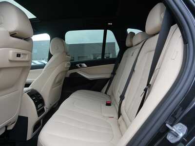 2022 BMW X5, $38998. Photo 11