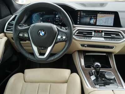 2022 BMW X5, $38998. Photo 9