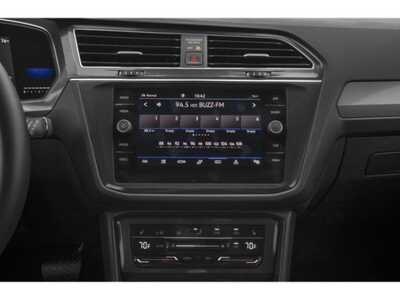 2022 Volkswagen Tiguan, $21998. Photo 10