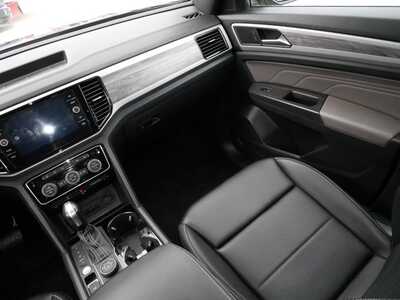 2023 Volkswagen Atlas, $27348. Photo 11