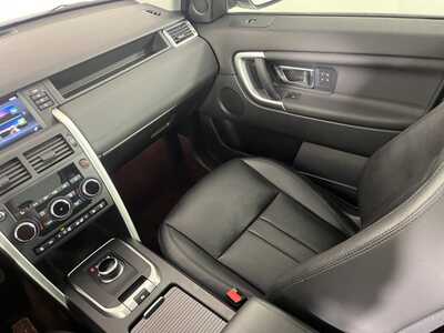 2019 Land Rover Discovery, $16148. Photo 11