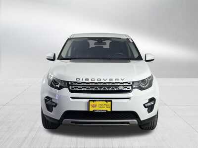 2019 Land Rover Discovery, $16148. Photo 2