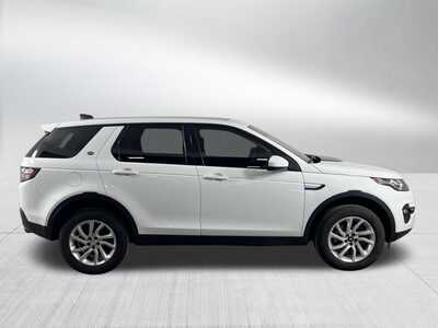 2019 Land Rover Discovery, $16148. Photo 8
