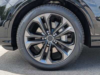 2026 Audi Q7, $68955. Photo 4