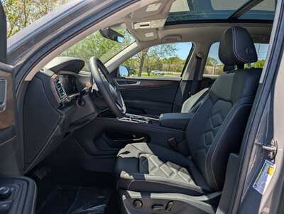 2026 Volkswagen Atlas, $46483. Photo 5