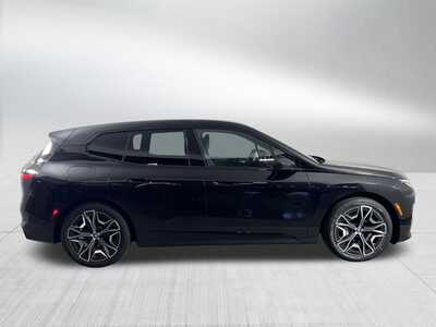2022 BMW iX, $42348. Photo 8