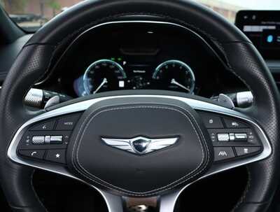 2024 Genesis GV70, $0. Photo 12