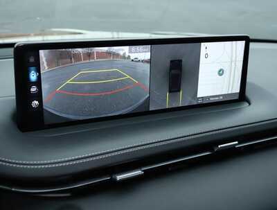 2024 Genesis GV70, $0. Photo 4