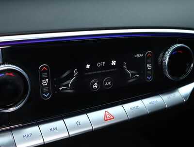 2024 Genesis GV70, $0. Photo 5