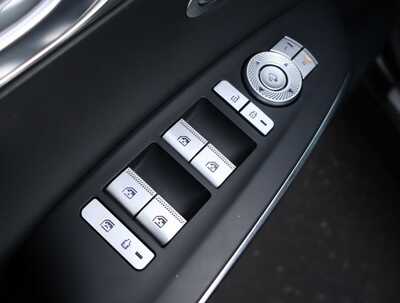 2024 Genesis GV70, $0. Photo 8