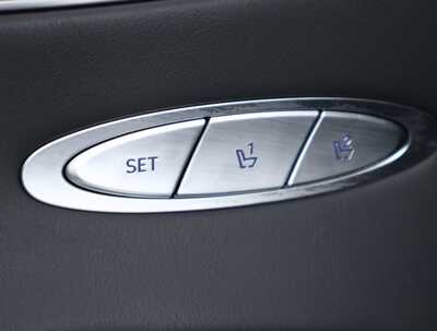 2024 Genesis GV70, $0. Photo 9