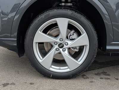 2025 Audi Q5, $62895. Photo 4