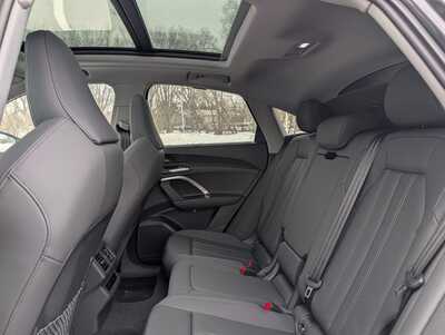 2025 Audi Q5, $62895. Photo 6