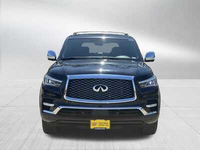 2021 Infiniti QX80, $42348. Photo 2