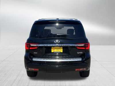 2021 Infiniti QX80, $42348. Photo 6