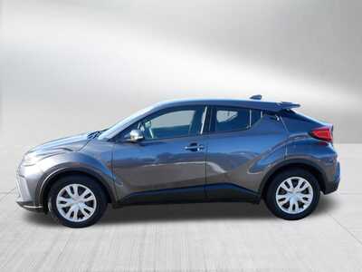 2021 Toyota C-HR, $0. Photo 4