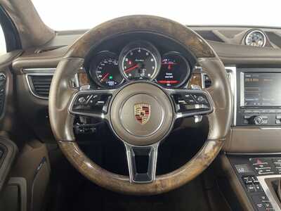 2016 Porsche Macan, $20350. Photo 12