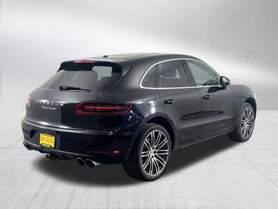 2016 Porsche Macan, $20350. Photo 7