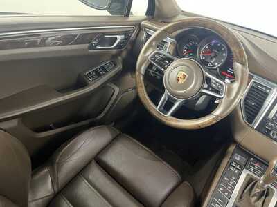 2016 Porsche Macan, $20350. Photo 9