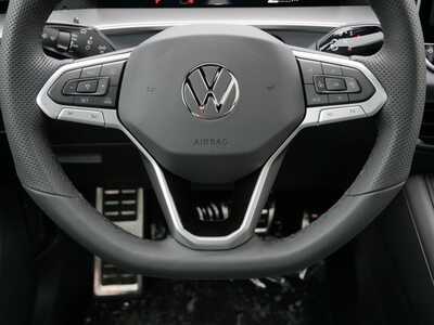 2026 Volkswagen Tiguan, $38576. Photo 9