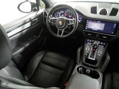 2022 Porsche Cayenne, $0. Photo 9