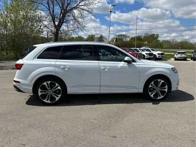 2023 Audi Q7, $55350. Photo 8